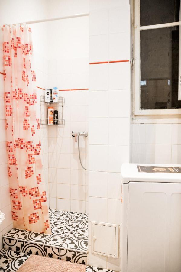 Stylish And Spacious ! Central Location Kazincy Netflix بودابست المظهر الخارجي الصورة